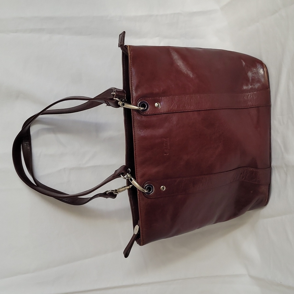 LaDiva Leather shoulder bag purse